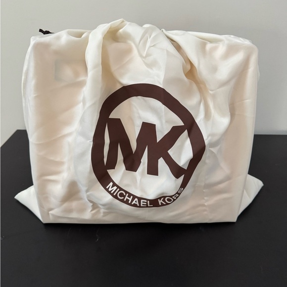 Michael Kors Pyramid Studded Citrus Hamilton Bag Large Tote  Statement Piece NWT - Picture 5 of 17